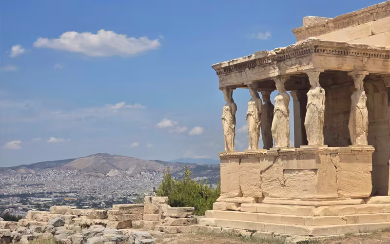 Het Erechtheion met de kariatidenzaal, gezien vanaf de zijkant