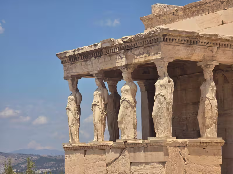 De zes kariatiden van het Erechtheion van dichtbij