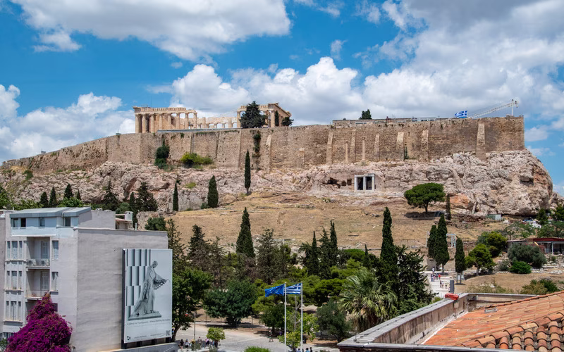 De Akropolis gezien vanaf het terras van het Akropolismuseum