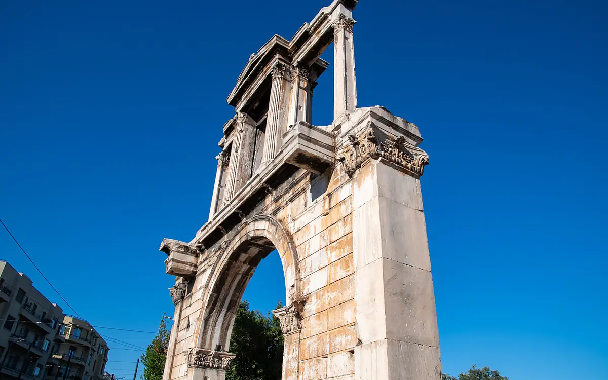 Poort van Hadrianus in Athene: Romeins monument aan de rand van Plaka